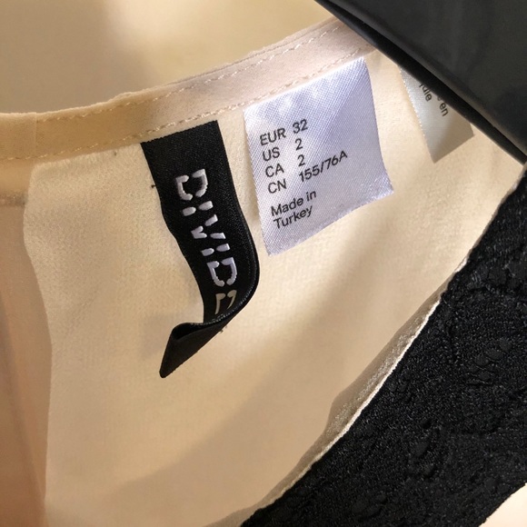 Sleeveless satin top - Picture 3 of 3